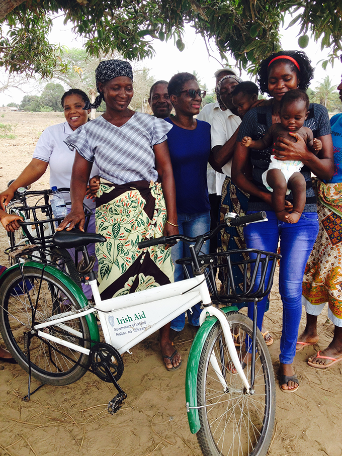 Volunteers from Govuro town with a bicycle donated by Irish Aid